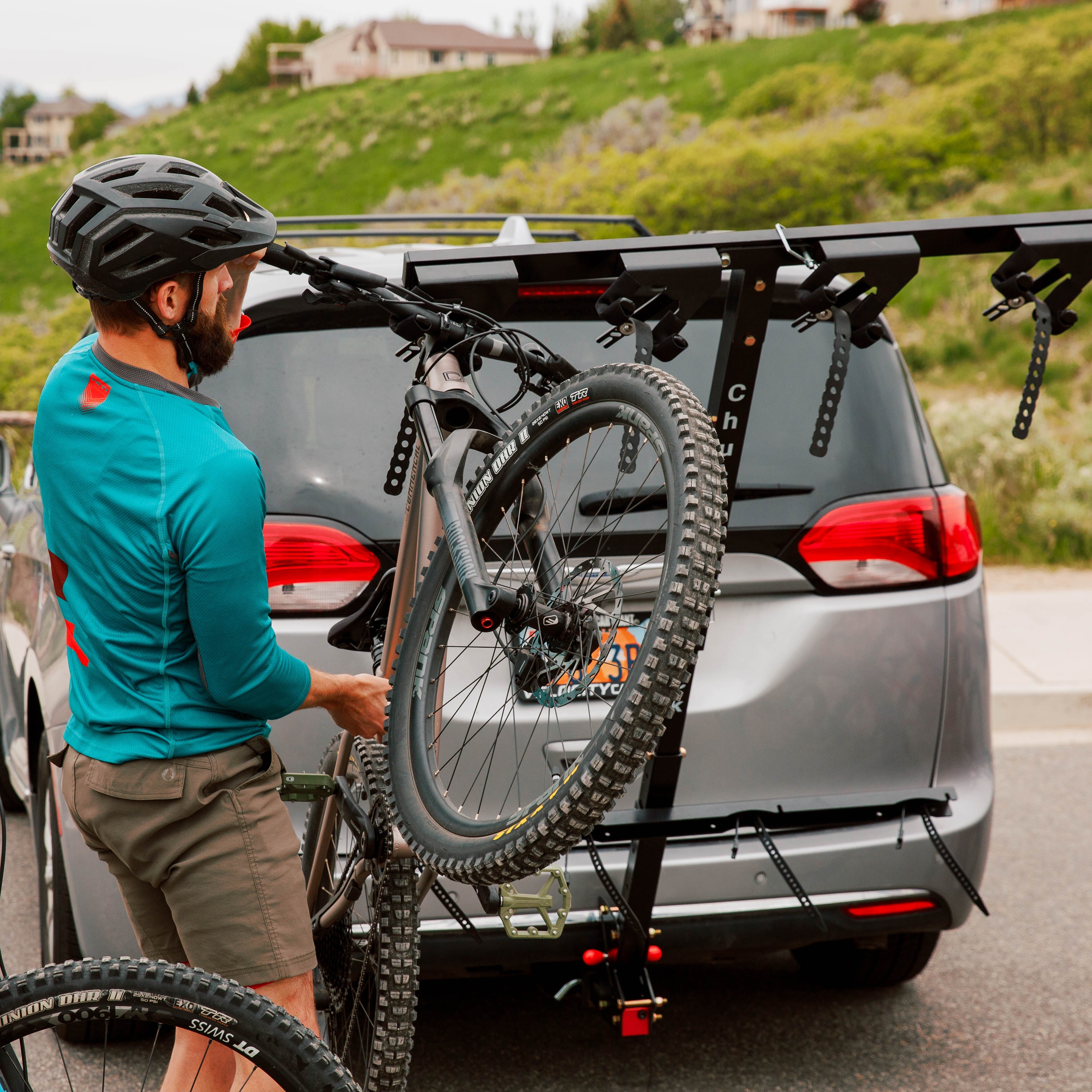 Chuck Rack 4-Bike Vertical Rack