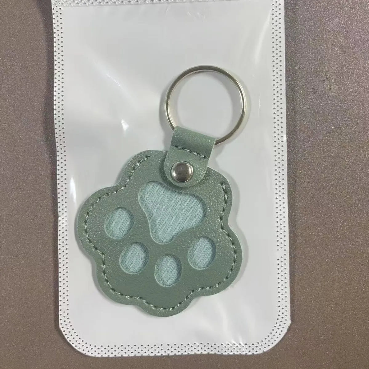 Dog Hair Collector Keychain Leather Pet Memorial Keepsake for Dogs and Cats, Fur Storage Pendant Charm Gift Keychain